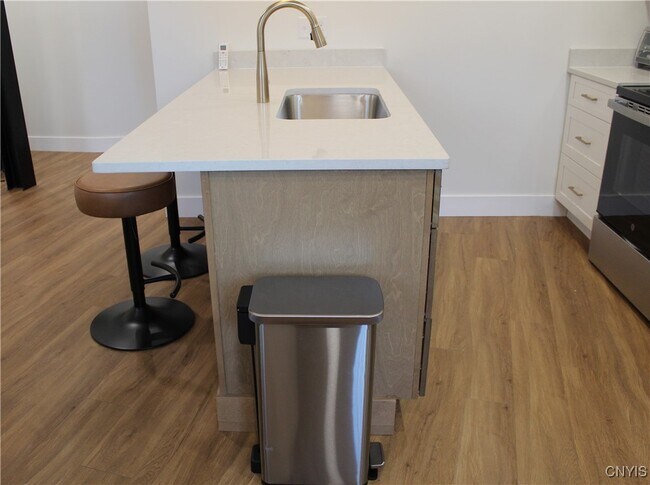 Building Photo - 110 Hotel St