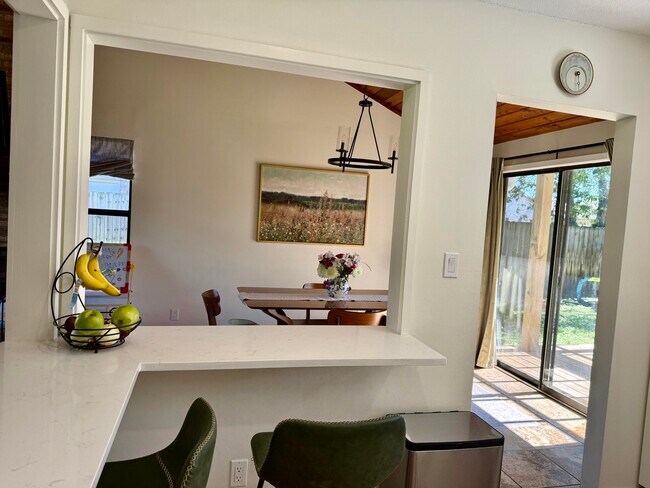 Building Photo - 350 Sailfish Dr