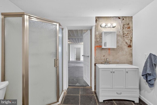 Building Photo - 2512 E Lehigh Ave