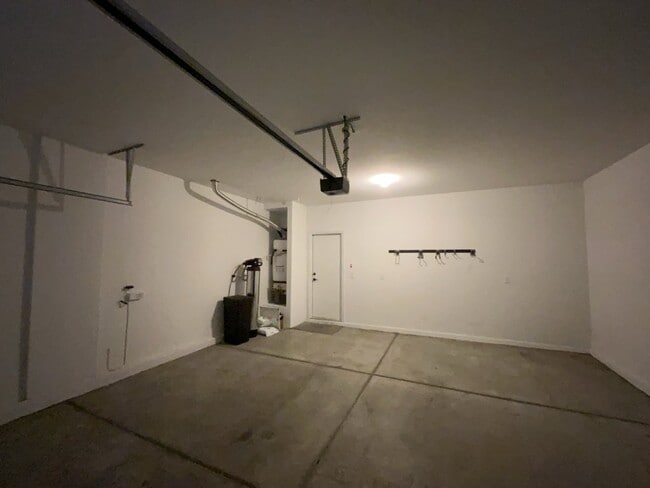 Building Photo - 2122 Bethesda Fountain Rd