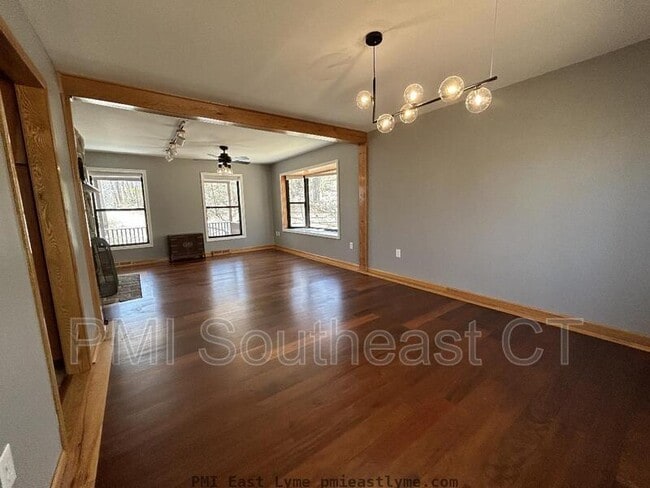 Building Photo - 349 West Rd