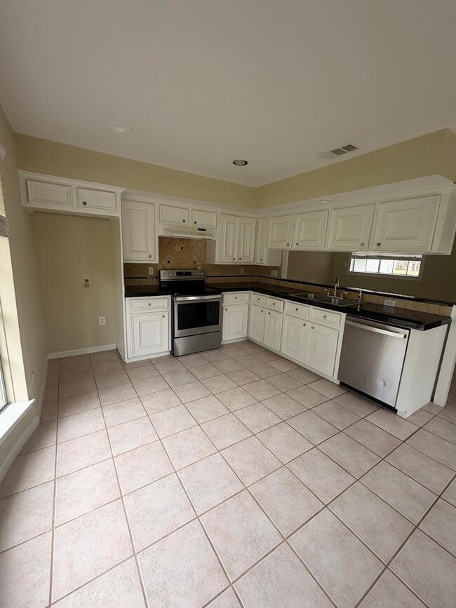 Building Photo - 15915 Indian Springs Trail