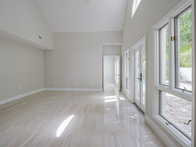 Building Photo - 8405 Red Bay Ct