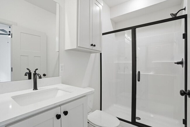 Building Photo - 3 Bed | 2 Bath Luxury Duplex