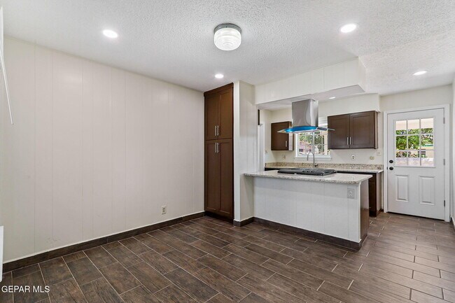 Building Photo - 2608 Dan Sikes Dr