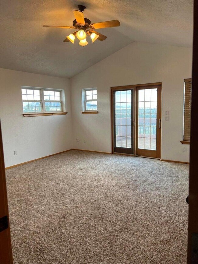 Building Photo - 16 Vista Encantada Dr