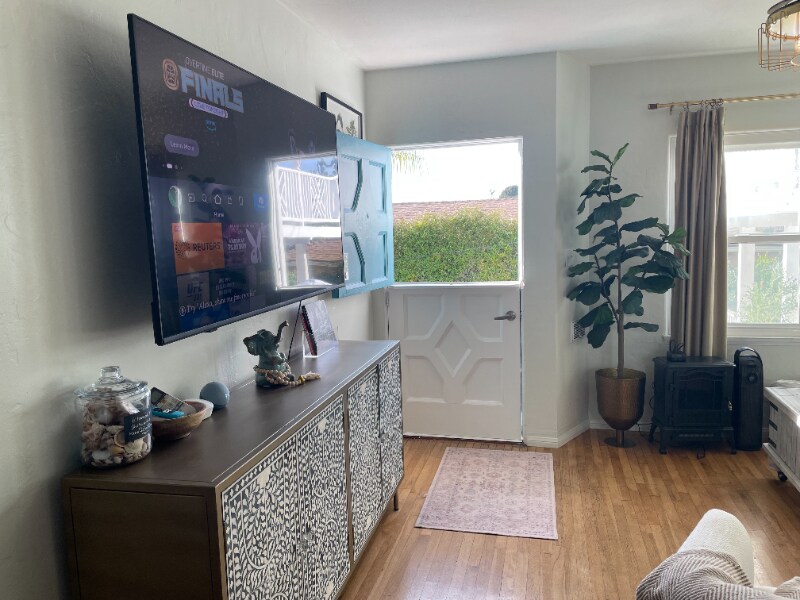 Building Photo - 1828 Guy St