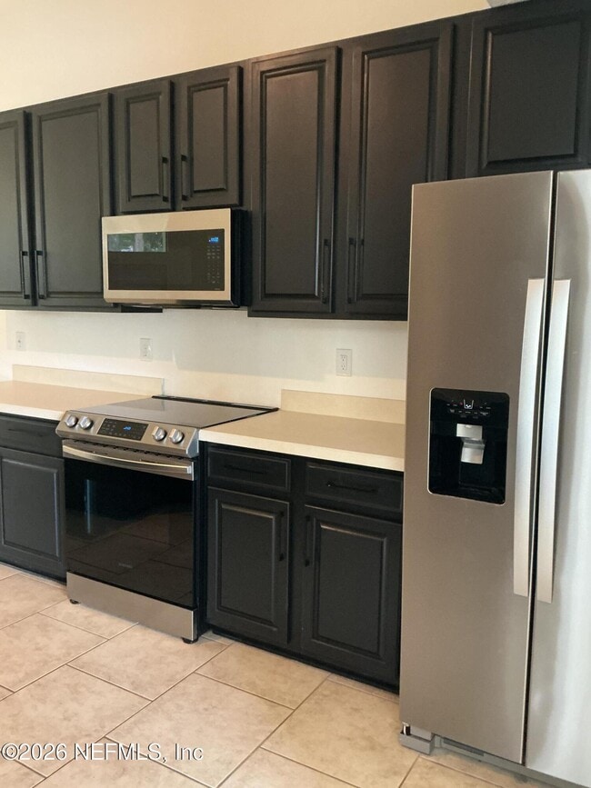 Building Photo - 12335 Vine Maple Way