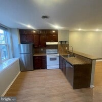 Building Photo - 764 S 4th St