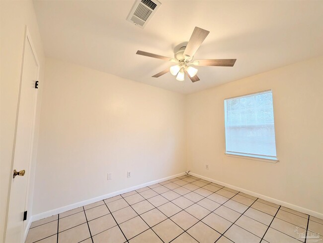 Building Photo - 5086 Yacht Harbor Cir