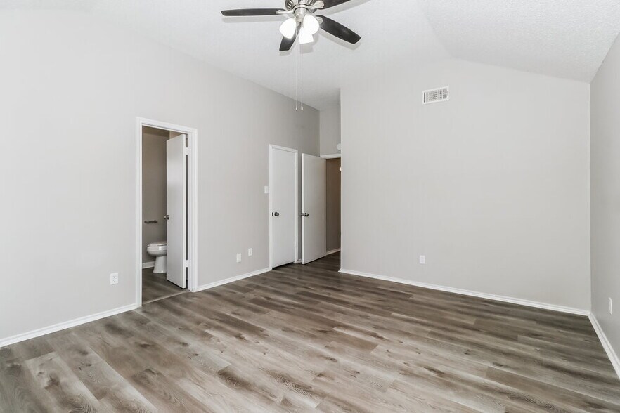 Building Photo - 4717 Fallenash Dr