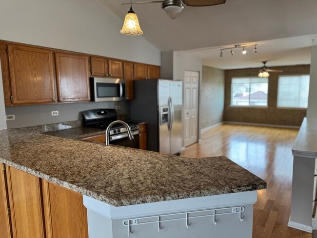 Building Photo - 8393 Mystic