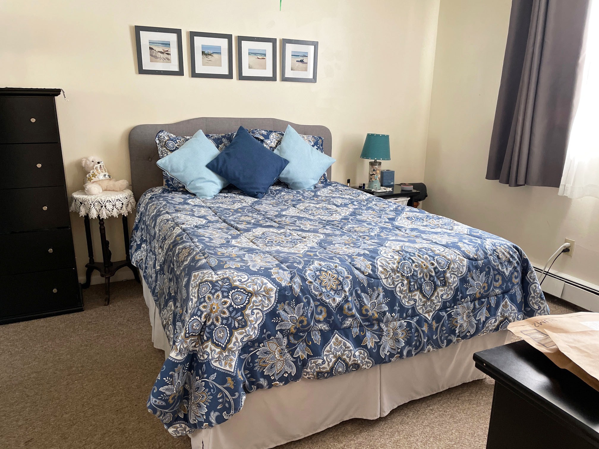 Large bedroom - 50 Elm St