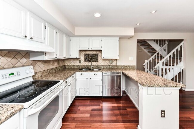 Building Photo - 1549 Twisted Oak Dr