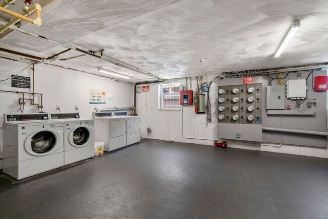 Building Photo - 1105 Lexington St