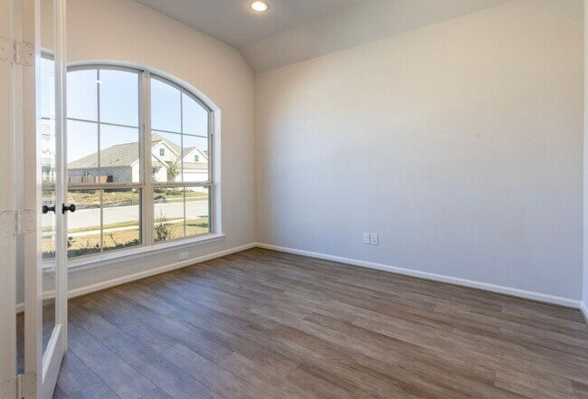 Building Photo - 5034 Morrison Dr