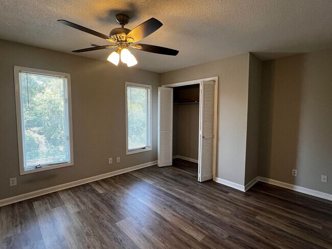 Building Photo - 2-Bedroom, 2-Bath Townhouse
