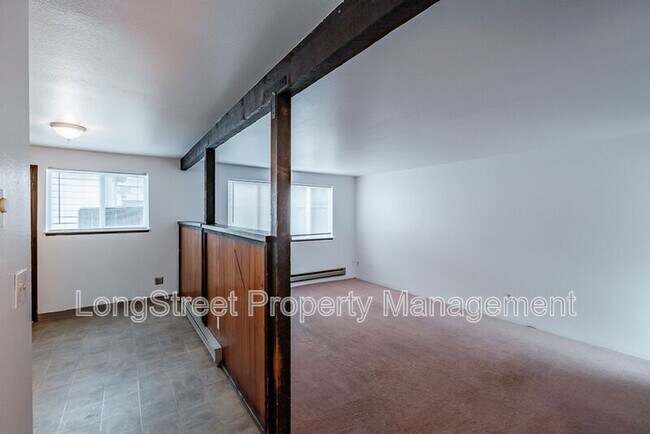 Building Photo - 1950 NW Hayes Ave