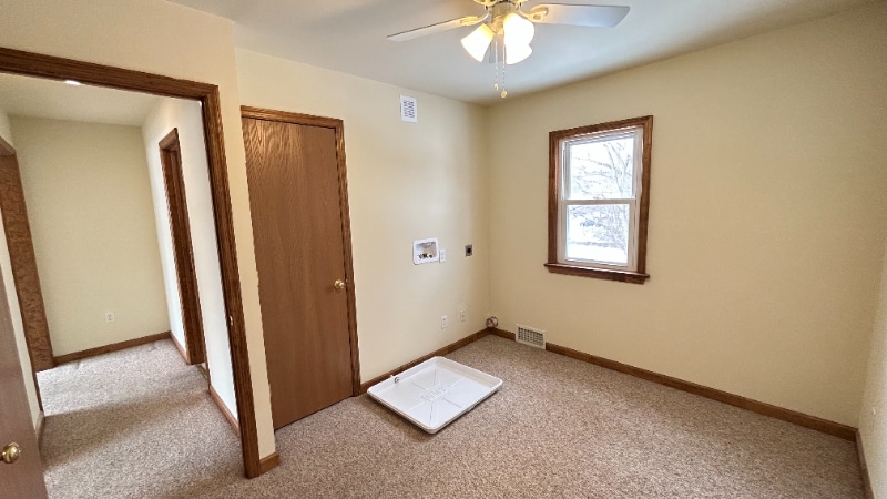 Building Photo - 1052 Community Rd