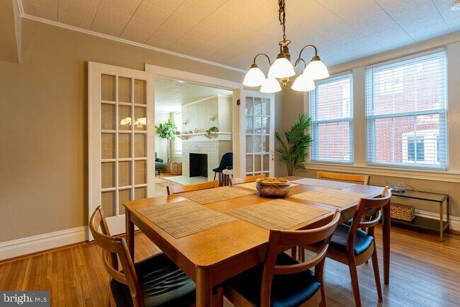 Building Photo - 313 Frederick St