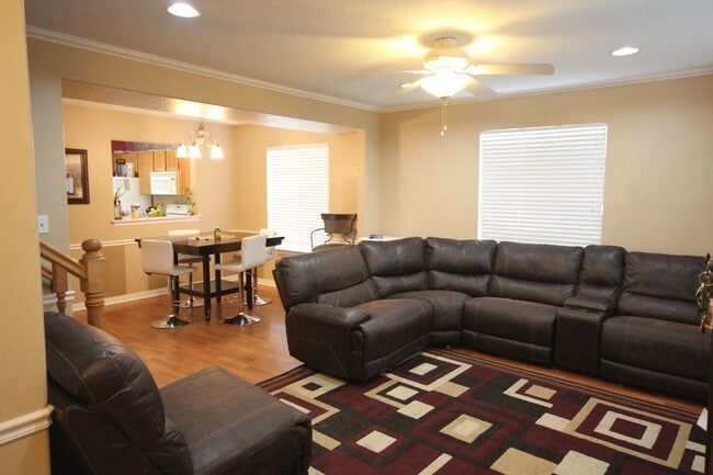 Building Photo - 3 Bedroom Townhome in Provo's Westside