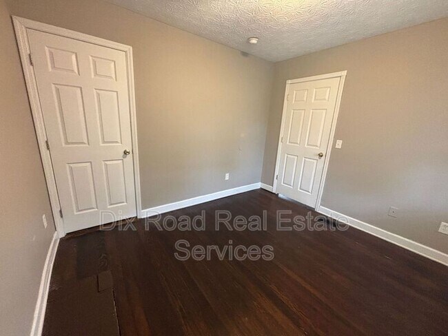 Building Photo - 2112 Lodell Ave