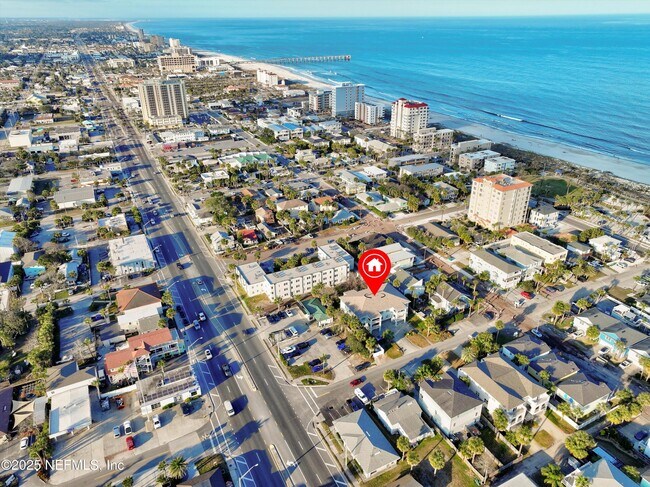 Building Photo - 221 6th St S