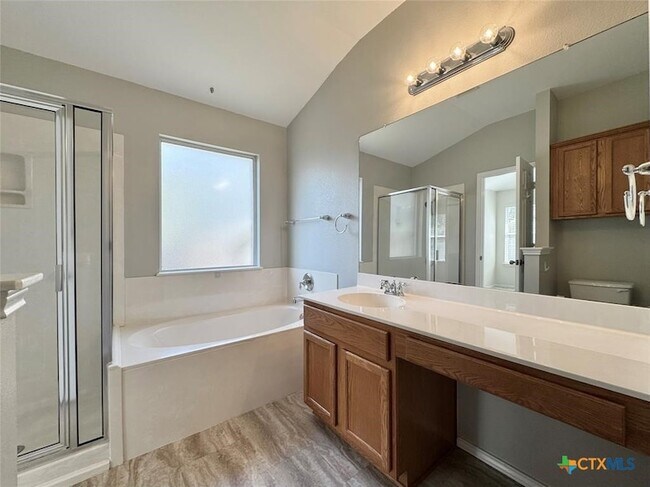 Building Photo - 916 Gentry Dr