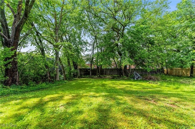 Building Photo - 24571 Hawthorne Dr