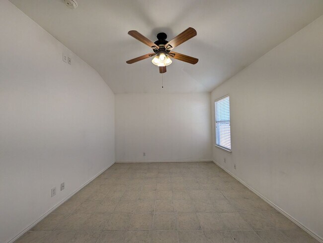 Building Photo - 369 Starling Creek