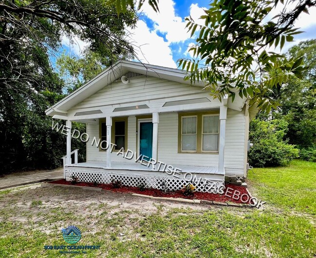 Building Photo - Beautiful 2 bedroom / 1 bathroom home now ...