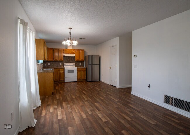 Building Photo - 33 Grant Gill Ln