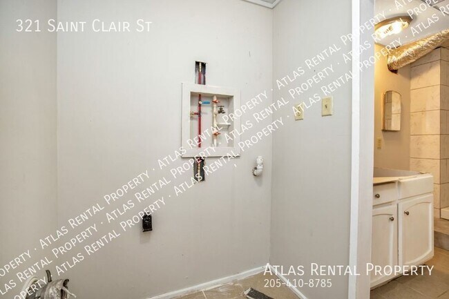 Building Photo - 321 St Clair St