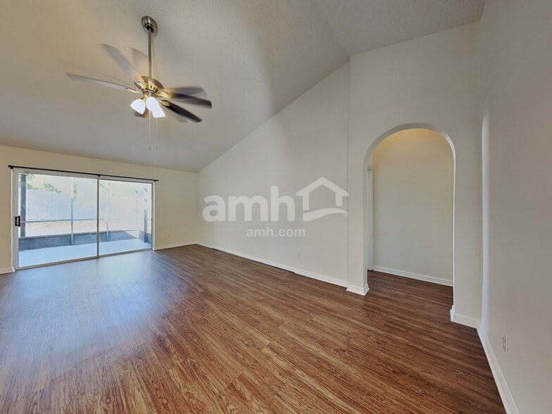 Building Photo - 8813 Scenic Vista Ct