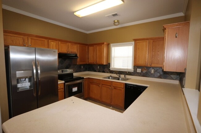 Building Photo - EXECUTIVE HOME AT HARBOR TOWN