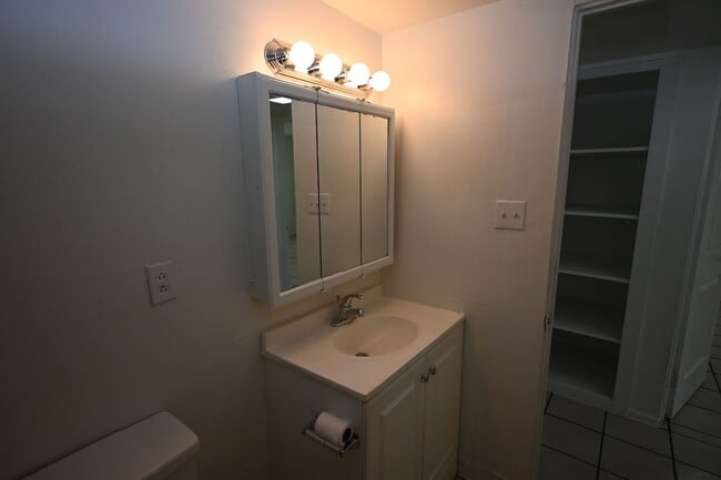 Building Photo - 6428 Casada Way