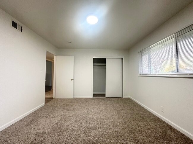 Building Photo - Updated 3 Bedroom 1.5 Bathroom Home in Desirable Arden Park!