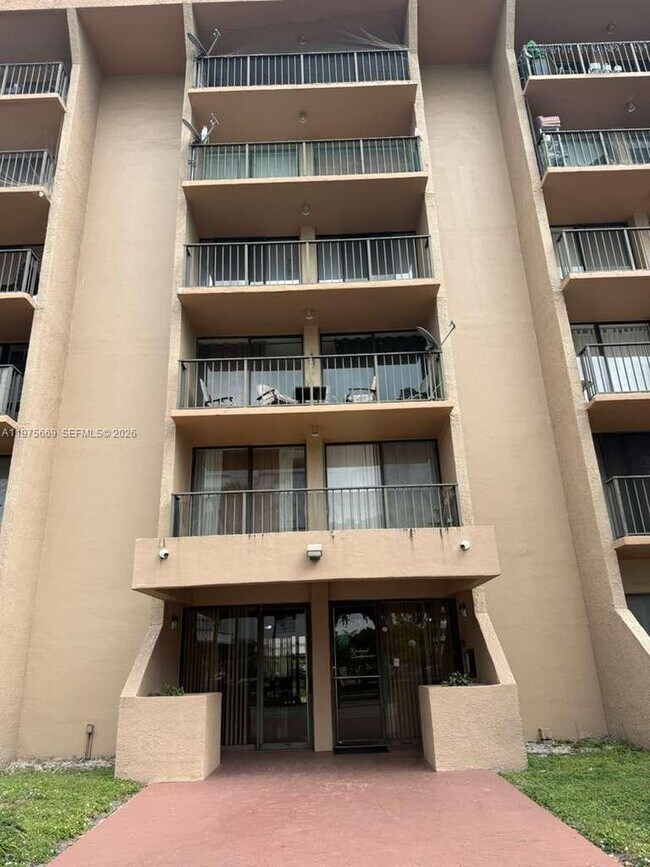 Building Photo - 16751 NE 9th Ave