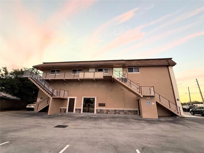 Building Photo - 2950 Griffin Rd