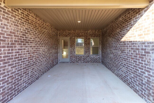 Building Photo - 6027 Margie Collins Dr SE