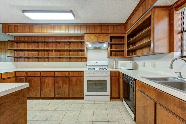 Building Photo - 4704 1st St
