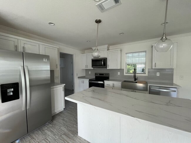 Building Photo - 112 Leopard Ln