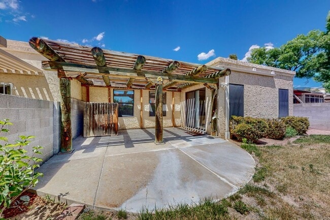 Building Photo - ACADEMY RIDGE 2 Bedroom Plus Office   2 Ba...