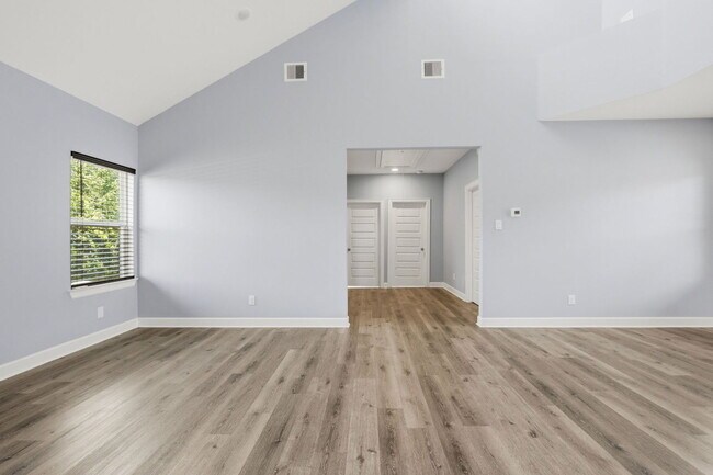 Building Photo - 8419 Observatory St
