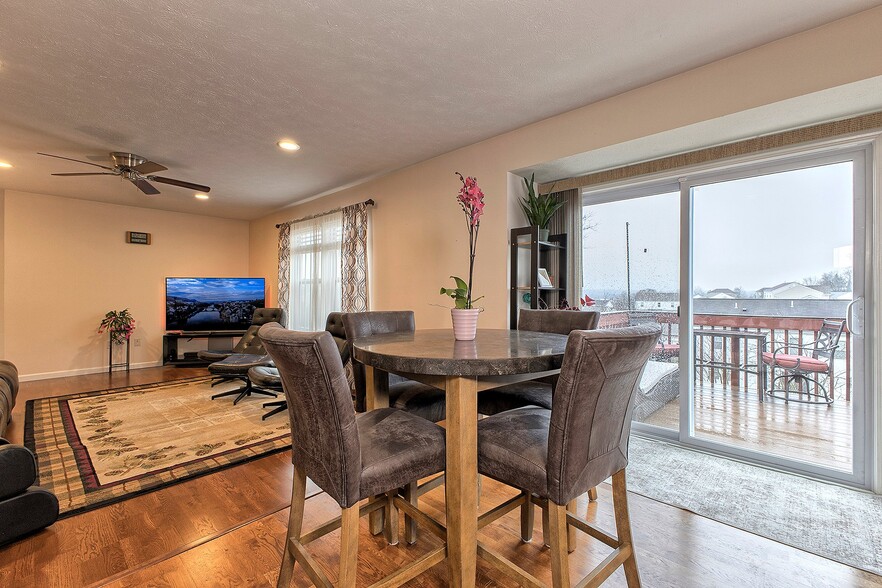 Building Photo - 304 Chanticleer Cir