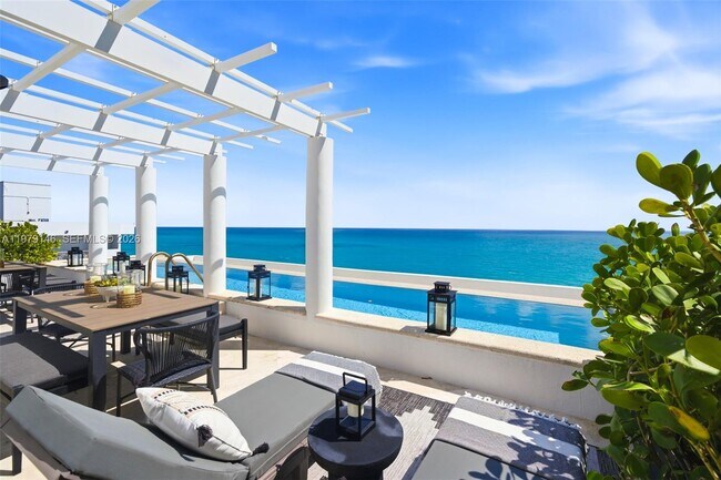 Building Photo - 5801 Collins Ave