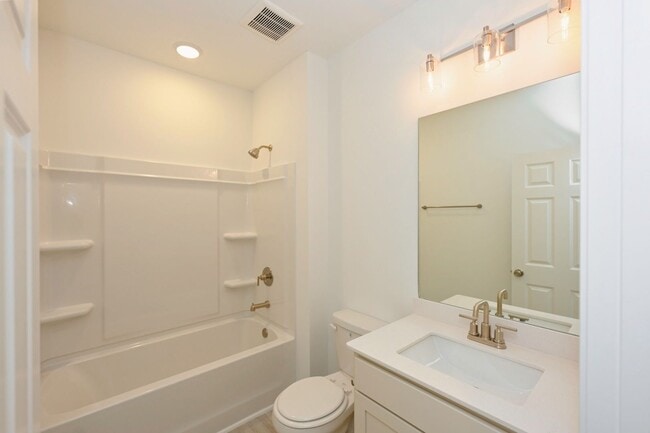 Building Photo - FREE TV!!