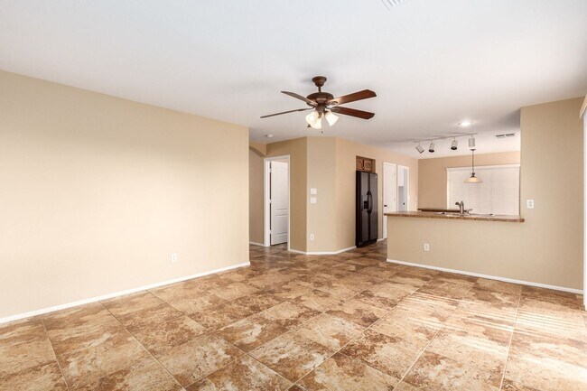 Building Photo - Beautiful 4 Bedroom Home in Johnson Ranch!