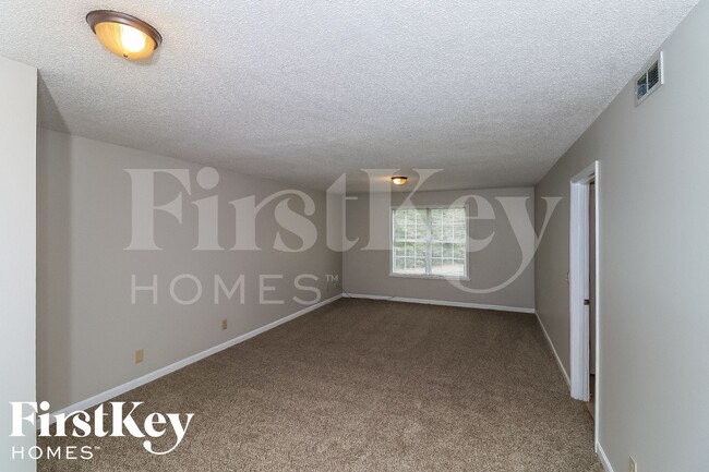 Building Photo - 2905 Navajo Cir