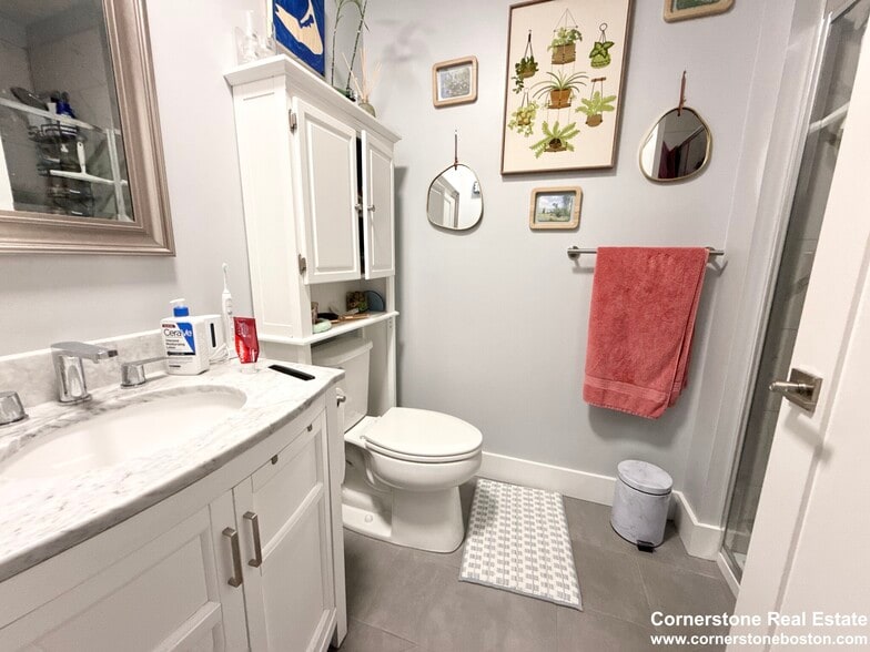 Building Photo - 40 B St